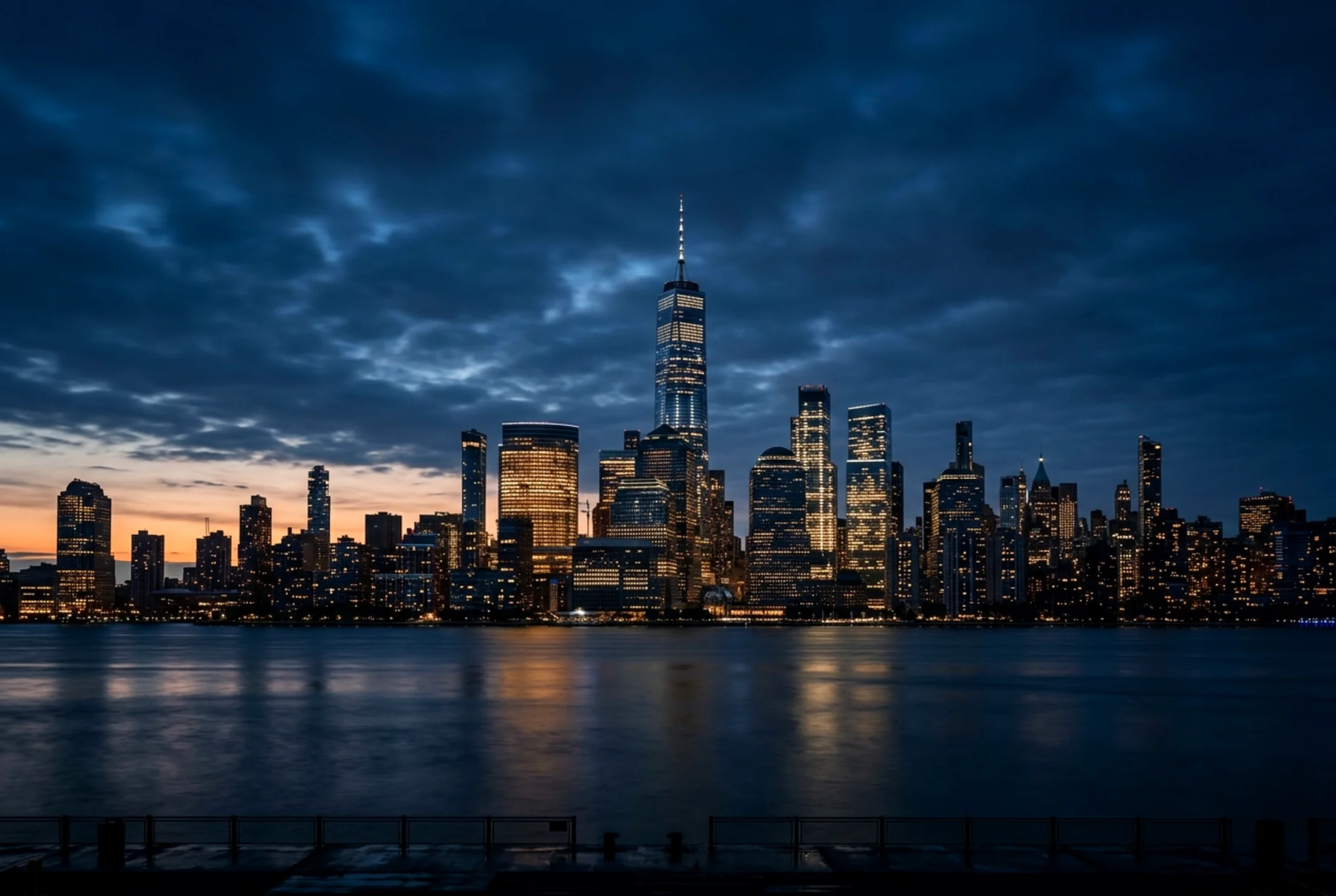 Skyline de Lower Manhattan al anochecer